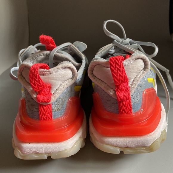 Nike sneakers 4Y ready to run and jump - Picture 3 of 7